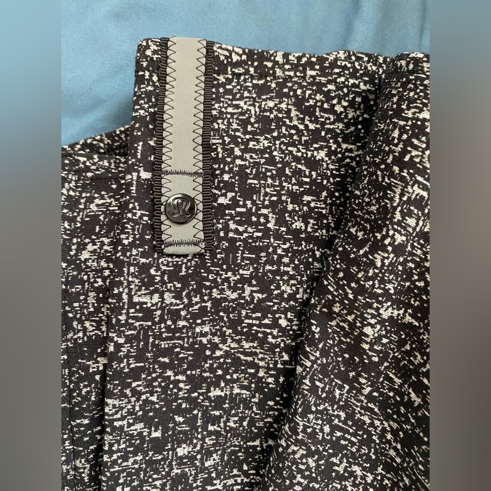 Lululemon Vinyasa wrap scarf